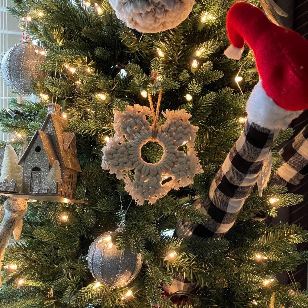 Macrame Christmas Ornament.